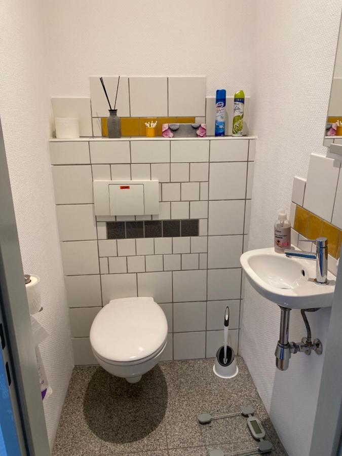 Zentrale Ferienwohnung Mit Balkon In آخن المظهر الخارجي الصورة